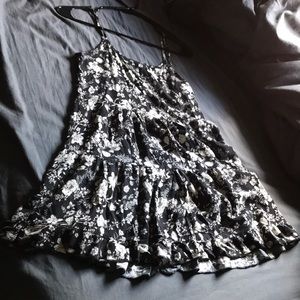 Women’s floral shift dress